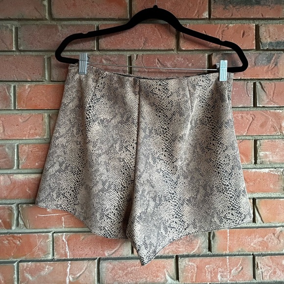 Snakeskin Skort - Picture 2 of 5